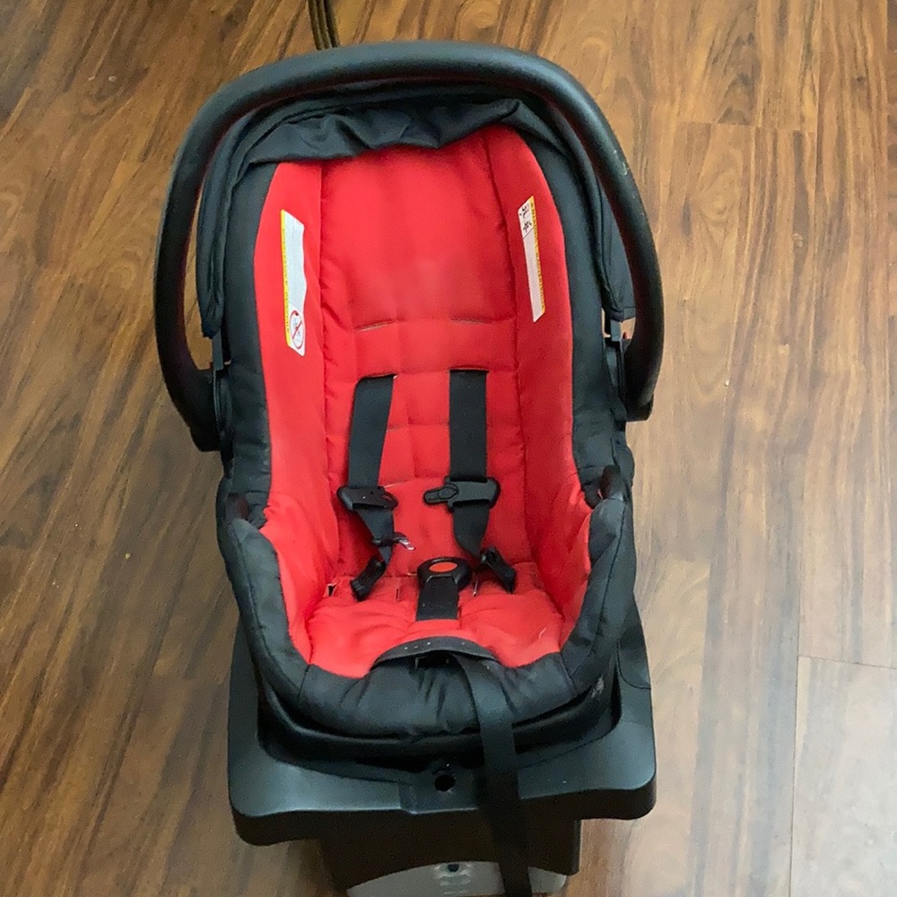 Urbini car seat with base
